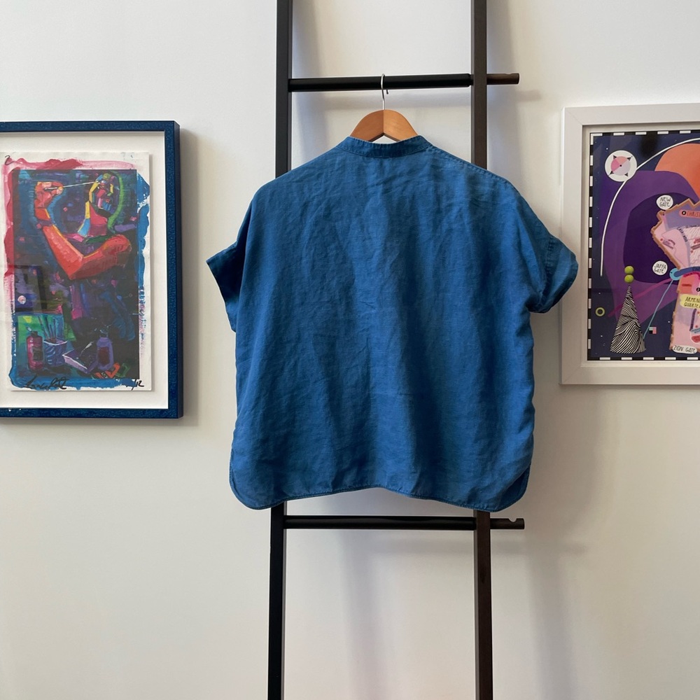 Everlane Short-Sleeve Linen Button-Down - Picture 2 of 2